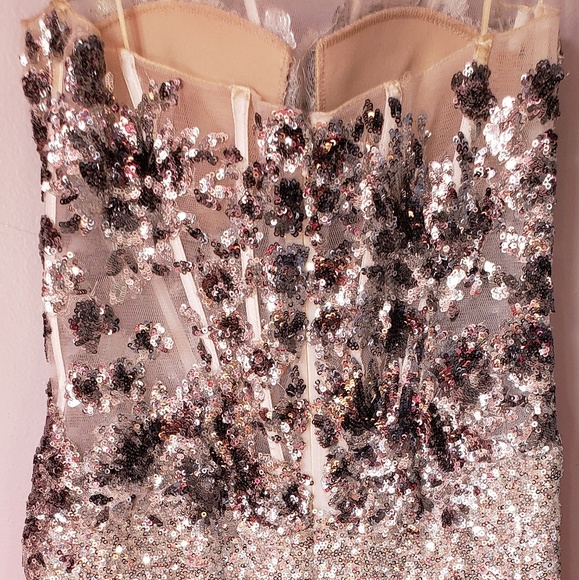 Faviana Glamour Prom Dress. - Picture 5 of 6